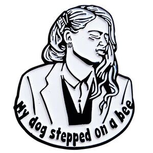 AMBER HEARD 'MY DOG STEPPED ON A BEE' OIL DRIPPED ENAMEL PIN LAPEL PN BROOCH NWT